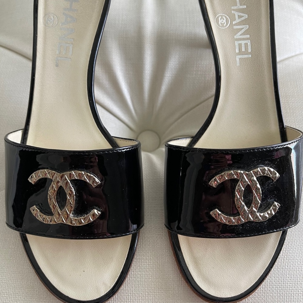 Chanel patent black heel sandals